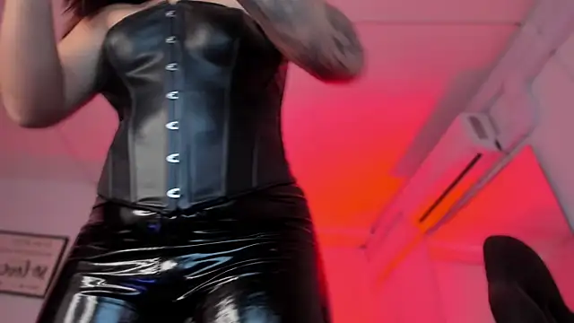 bonnieAn online show from November 8, 11:25 am