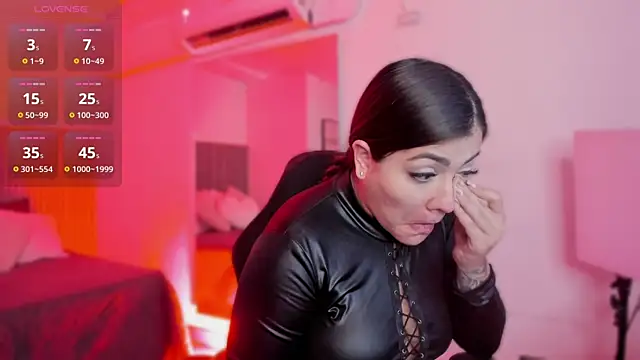 bonnieAn online show from March 25, 11:20 am