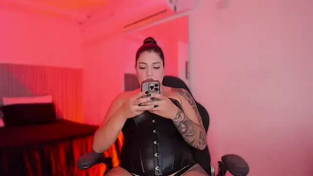 bonnieAn online show from October 28, 11:31 am