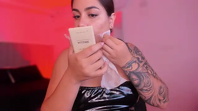 bonnieAn online show from November 30, 11:22 am