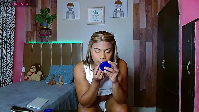 electrabrowns online show from February 6, 9:05 am