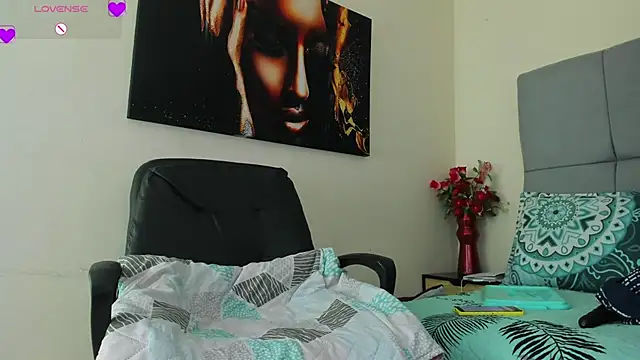 Snapshot of scarlet_hit chatting on November 13, 4:16 am scarlet hit online show from November 13, 4:16 am