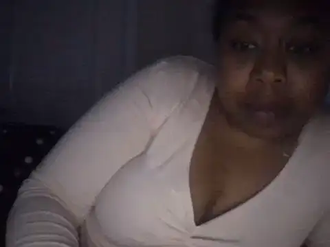 Snapshot of angeliquebelcali chatting on March 7, 4:46 am angeliquebelcali online show from March 7, 4:46 am