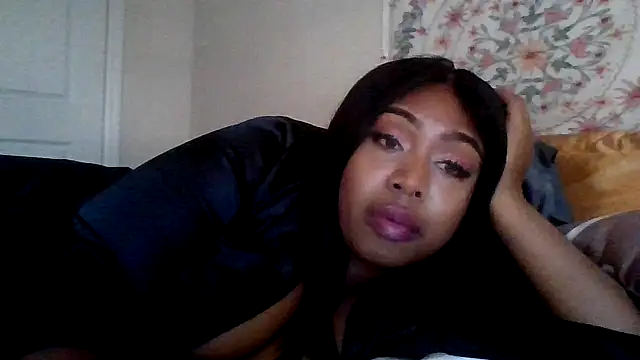 Snapshot of angeliquebelcali chatting on September 13, 10:21 pm angeliquebelcali online show from September 13, 10:21 pm