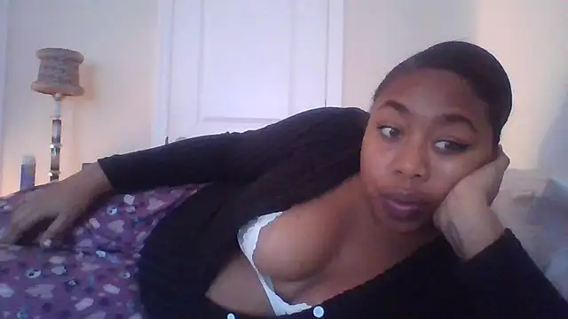 Snapshot of angeliquebelcali chatting on March 22, 10:59 pm angeliquebelcali online show from March 22, 10:59 pm