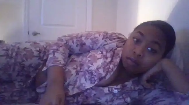 Snapshot of angeliquebelcali chatting on March 23, 2:04 am angeliquebelcali online show from March 23, 2:04 am