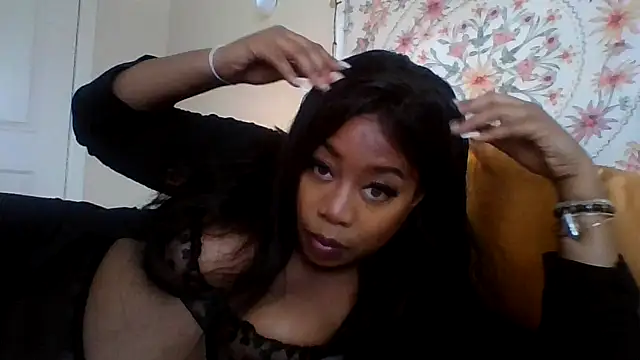 Snapshot of angeliquebelcali chatting on September 9, 7:01 pm angeliquebelcali online show from September 9, 7:01 pm