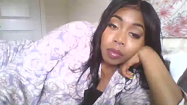 Snapshot of angeliquebelcali chatting on September 23, 7:21 pm angeliquebelcali online show from September 23, 7:21 pm