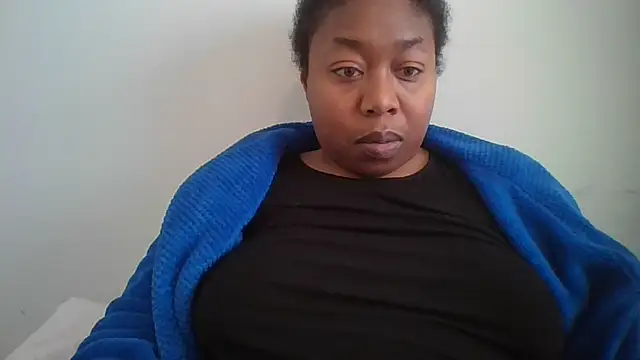 Snapshot of angeliquebelcali chatting on February 21, 1:44 pm angeliquebelcali online show from February 21, 1:44 pm