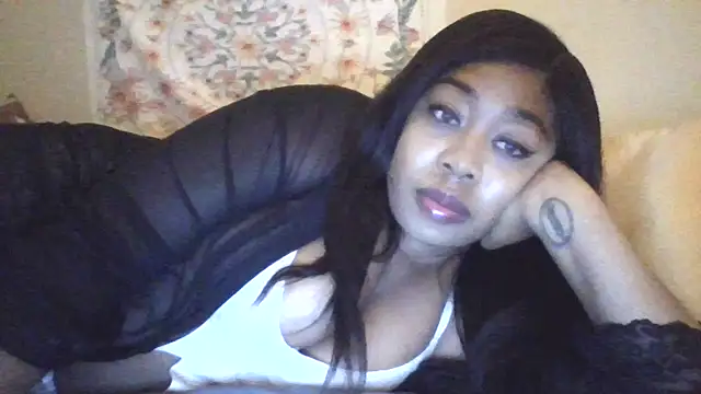 Snapshot of angeliquebelcali chatting on October 14, 9:58 pm angeliquebelcali online show from October 14, 9:58 pm