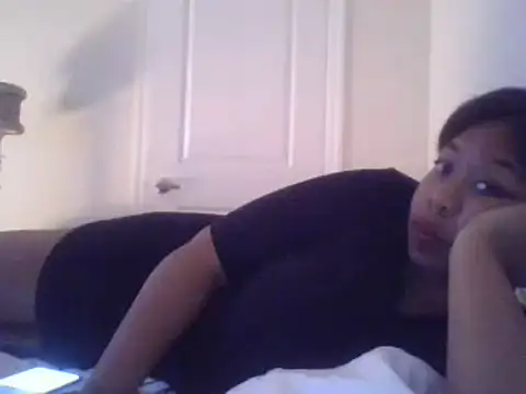 Snapshot of angeliquebelcali chatting on March 12, 11:44 pm angeliquebelcali online show from March 12, 11:44 pm