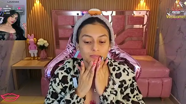 lilith petit sub online show from November 2, 3:33 am