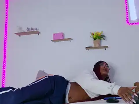 nahomy james25 online show from February 1, 2:56 pm
