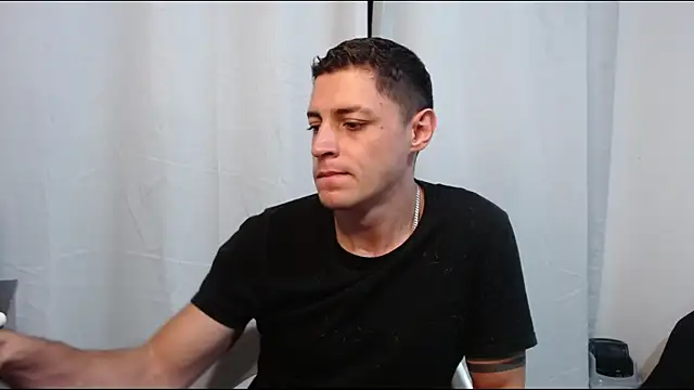 Snapshot of Frank_Millers chatting on June 12, 4:32 am Frank Millers online show from June 12, 4:32 am