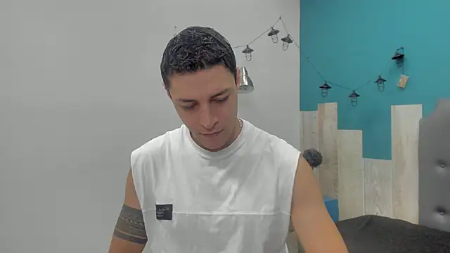 Frank Millers online show from September 29, 7:52 pm