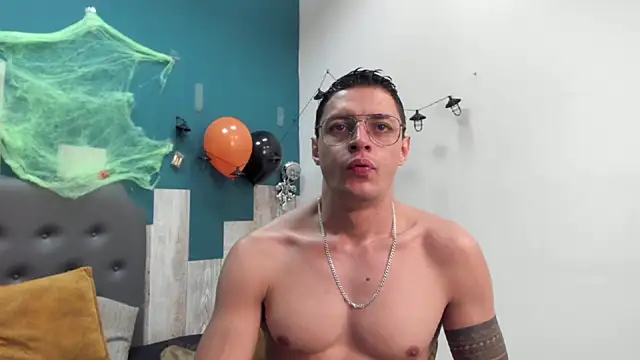 Frank Millers online show from November 4, 6:44 pm