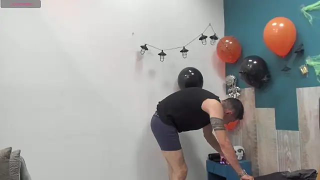 Frank Millers online show from October 22, 7:46 pm