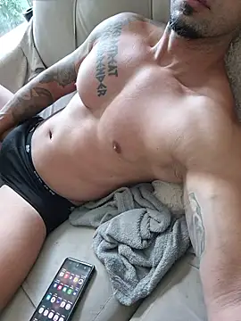 badbrown online show from February 7, 11:18 am