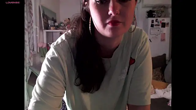 AdorahB3ll3 online show from March 15, 8:05 pm