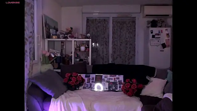 AdorahB3ll3 online show from January 18, 8:01 pm