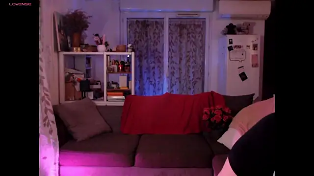 AdorahB3ll3 online show from October 13, 7:04 pm