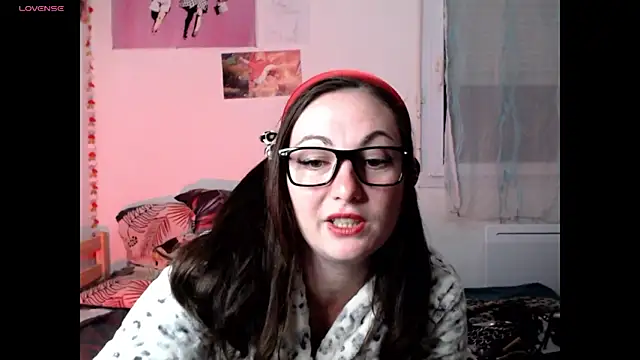 AdorahB3ll3 online show from April 7, 7:04 pm