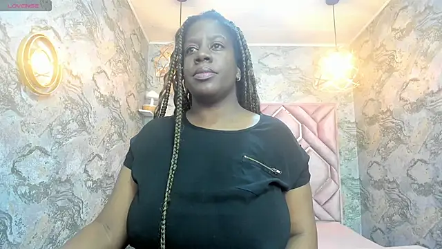 Snapshot of nefertiti_ebony chatting on October 15, 4:37 pm nefertiti ebony online show from October 15, 4:37 pm