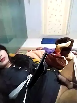 Snapshot of HijabiQueen789 chatting on January 30, 10:30 pm HijabiQueen789 online show from January 30, 10:30 pm