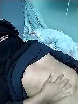 Snapshot of HijabiQueen789 chatting on March 4, 6:29 pm HijabiQueen789 online show from March 4, 6:29 pm