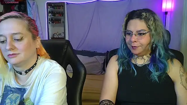Snapshot of Evelan420 chatting on July 3, 6:58 pm Evelan420 online show from July 3, 6:58 pm