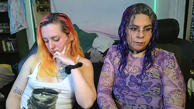 Evelan420 online show from February 9, 9:02 pm