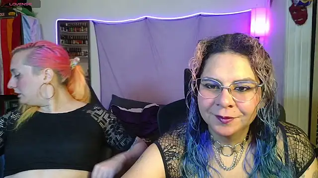 Snapshot of Evelan420 chatting on June 18, 8:47 pm Evelan420 online show from June 18, 8:47 pm