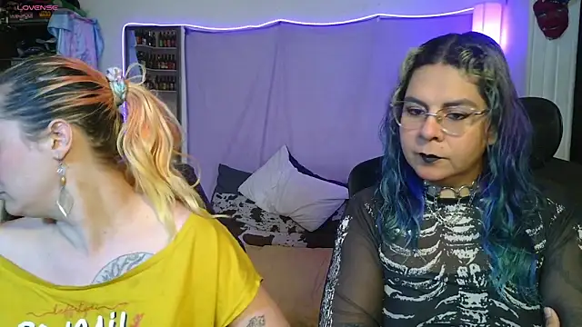 Evelan420 online show from April 21, 8:59 pm