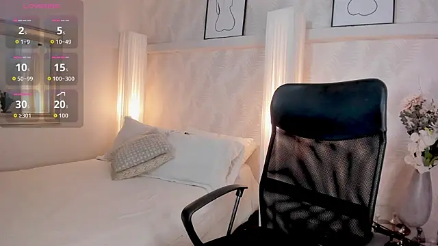 Snapshot of Melina_Cooper_ chatting on September 24, 8:15 pm Melina Cooper online show from September 24, 8:15 pm