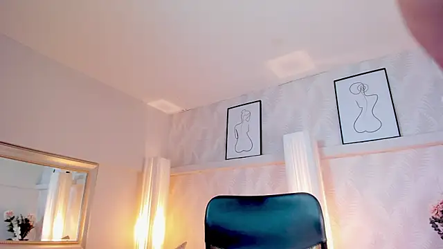 Snapshot of Melina_Cooper_ chatting on October 8, 8:53 pm Melina Cooper online show from October 8, 8:53 pm