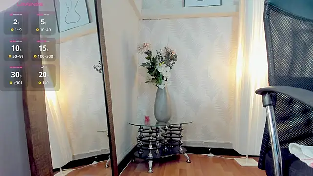 Snapshot of Melina_Cooper_ chatting on September 22, 7:42 pm Melina Cooper online show from September 22, 7:42 pm