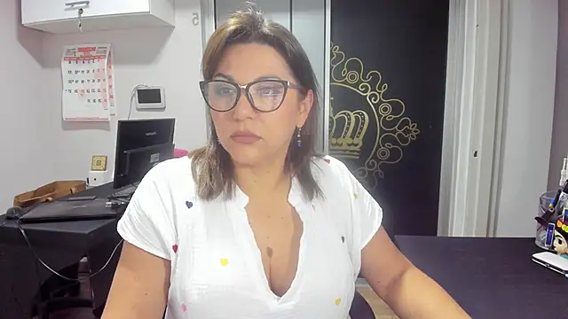 TiffanyyWilson online show from March 7, 9:20 pm