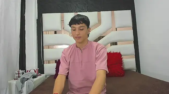 Snapshot of MarckPassion chatting on February 21, 1:11 pm MarckPassion online show from February 21, 1:11 pm