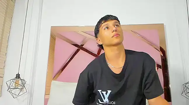 Snapshot of MarckPassion chatting on February 13, 3:56 pm MarckPassion online show from February 13, 3:56 pm