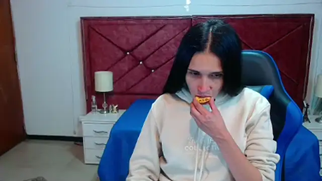 victoria adams07 online show from March 20, 8:10 pm