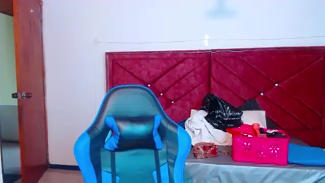 victoria adams07 online show from March 23, 8:08 pm