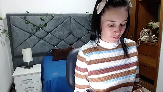 victoria adams07 online show from April 8, 2:07 pm