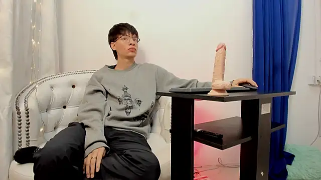 OliverWhite18 online show from January 26, 12:33 pm