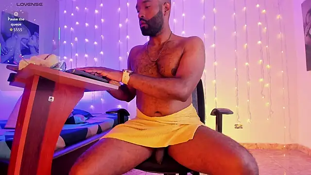 Simon Basset online show from October 4, 12:39 pm