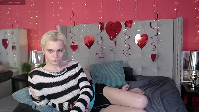 Snapshot of DemianEnglen chatting on February 18, 12:05 am DemianEnglen online show from February 18, 12:05 am