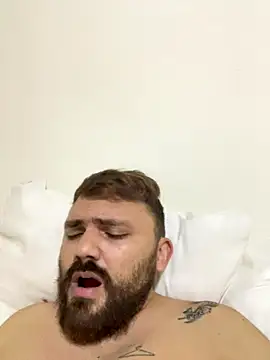 Snapshot of ruivinho66 chatting on October 15, 1:15 am ruivinho66 online show from October 15, 1:15 am