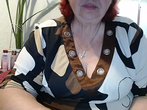 Snapshot of DeniseeRosea chatting on June 14, 12:29 am DeniseeRosea online show from June 14, 12:29 am