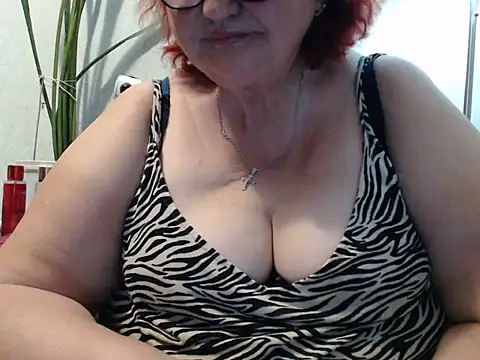 Snapshot of DeniseeRosea chatting on June 12, 7:33 pm DeniseeRosea online show from June 12, 7:33 pm