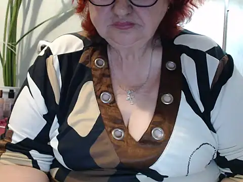 Snapshot of DeniseeRosea chatting on June 9, 11:28 pm DeniseeRosea online show from June 9, 11:28 pm