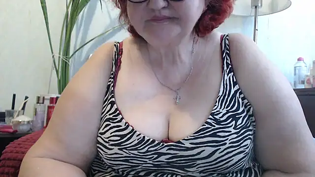 Snapshot of DeniseeRosea chatting on May 24, 8:25 am DeniseeRosea online show from May 24, 8:25 am